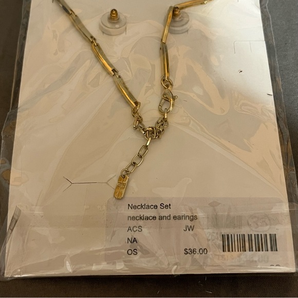 Prom/Special Occasion Necklace and Earrings, Gold with Pearl and Rhinestones - Picture 14 of 16